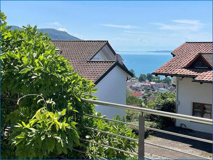 Idylle Pur, exklusive 3,5 Zi.-Wohnung mit See-und Alpensicht, Balkon und Terrasse, sowie Garage!