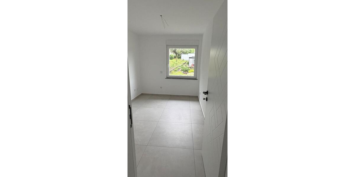 Dachgeschoßwohnung Wermelskirchen - 3 Zimmer, 70 m&sup2;, 1.250&euro; | Angebot:26505466