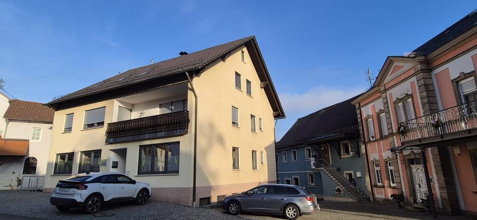 Großzügige, frisch renovierte 5-Zimmer-Dachwohnung in Rugendorf 5 zimmer