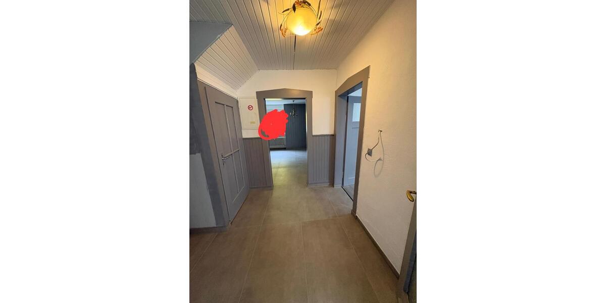Einfamilienhaus Pohlheim - 8 Zimmer, 240 m&sup2;, 2.200&euro; | Angebot:25032445