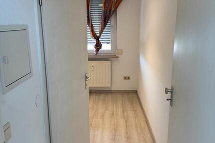 Provisionsfrei - kleines Büro mit WC zu vermieten zimmer