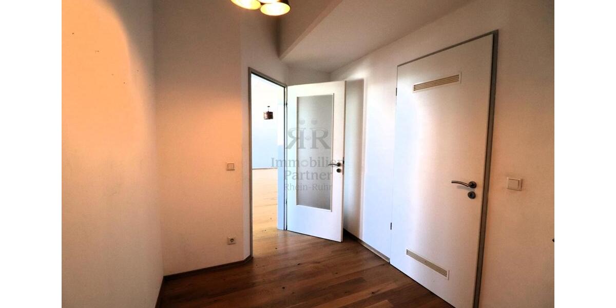 Dachgeschoßwohnung Voerde (Niederrhein) - 4 Zimmer, 120 m&sup2;, 1.056&euro; | Angebot:25852214