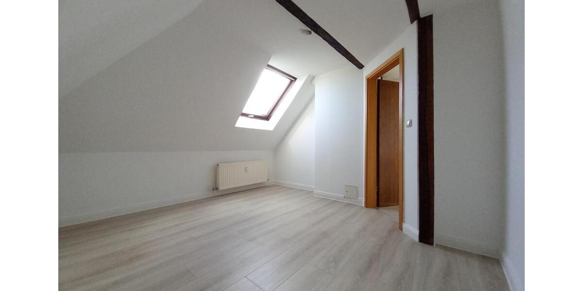 Dachgeschoßwohnung Crimmitschau - 3 Zimmer, 54 m&sup2;, 359&euro; | Angebot:24252542