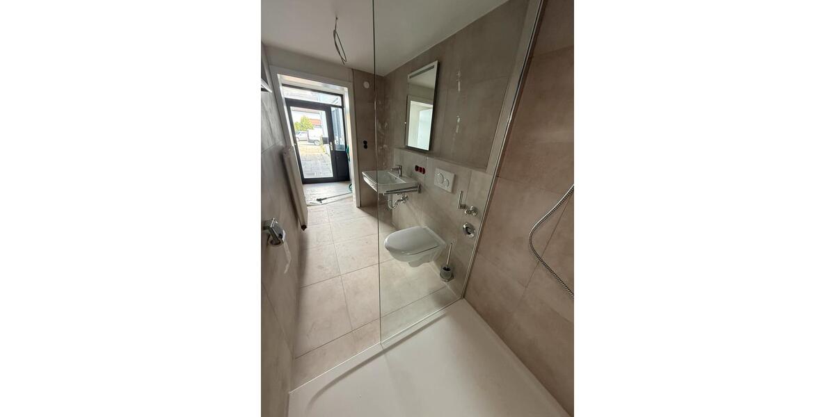 Erdgeschoßwohnung Bad Königshofen im Grabfeld - 5 Zimmer, 160 m&sup2;, 1.000&euro; | Angebot:19351823