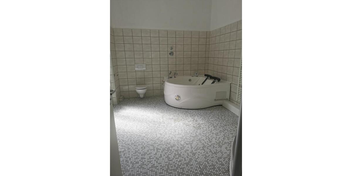 Etagenwohnung Iserlohn - 5 Zimmer, 160 m&sup2;, 990&euro; | Angebot:24687518