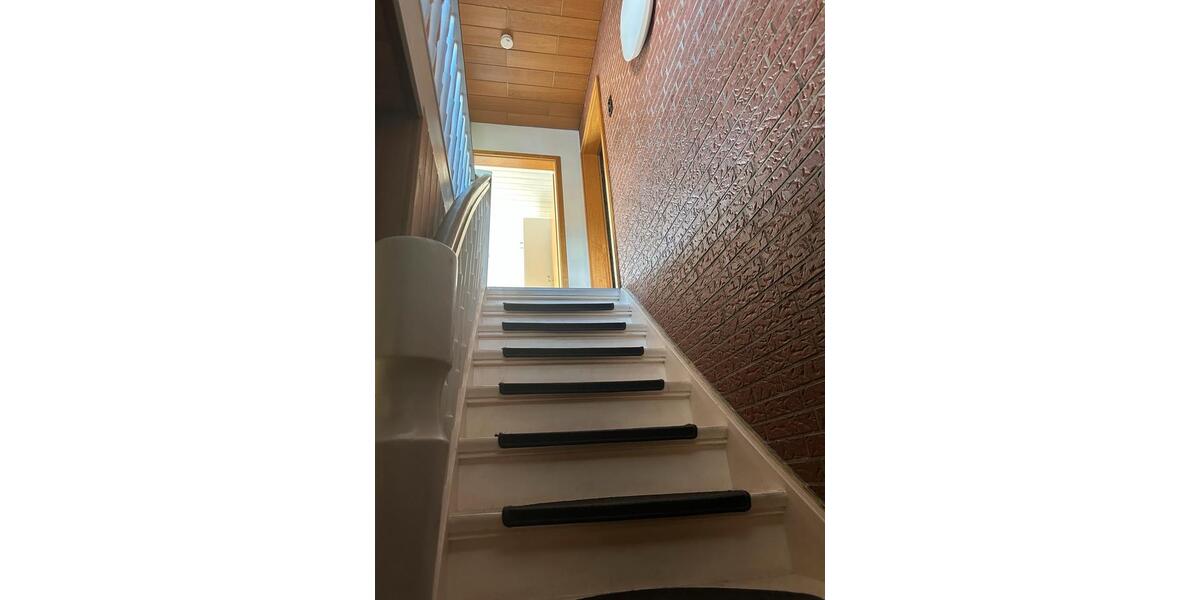 Etagenwohnung Celle Altenhagen - 3 Zimmer, 110 m&sup2;, 1.100&euro; | Angebot:26693506