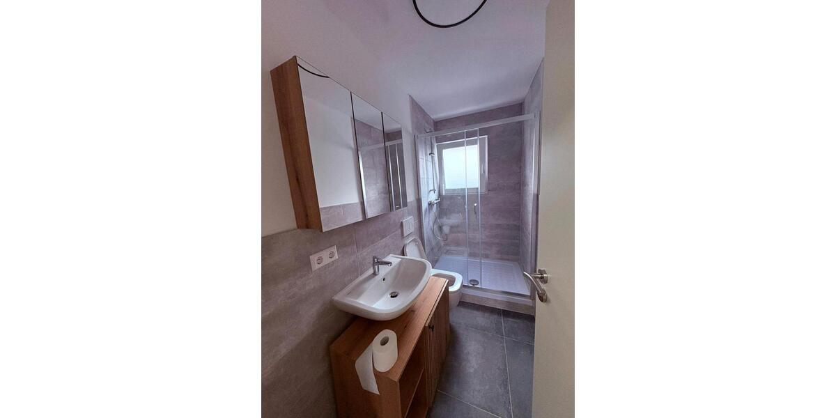 Wohnen auf Zeit Keltern - 13 Zimmer, 300 m&sup2;, 60&euro; | Angebot:25943591