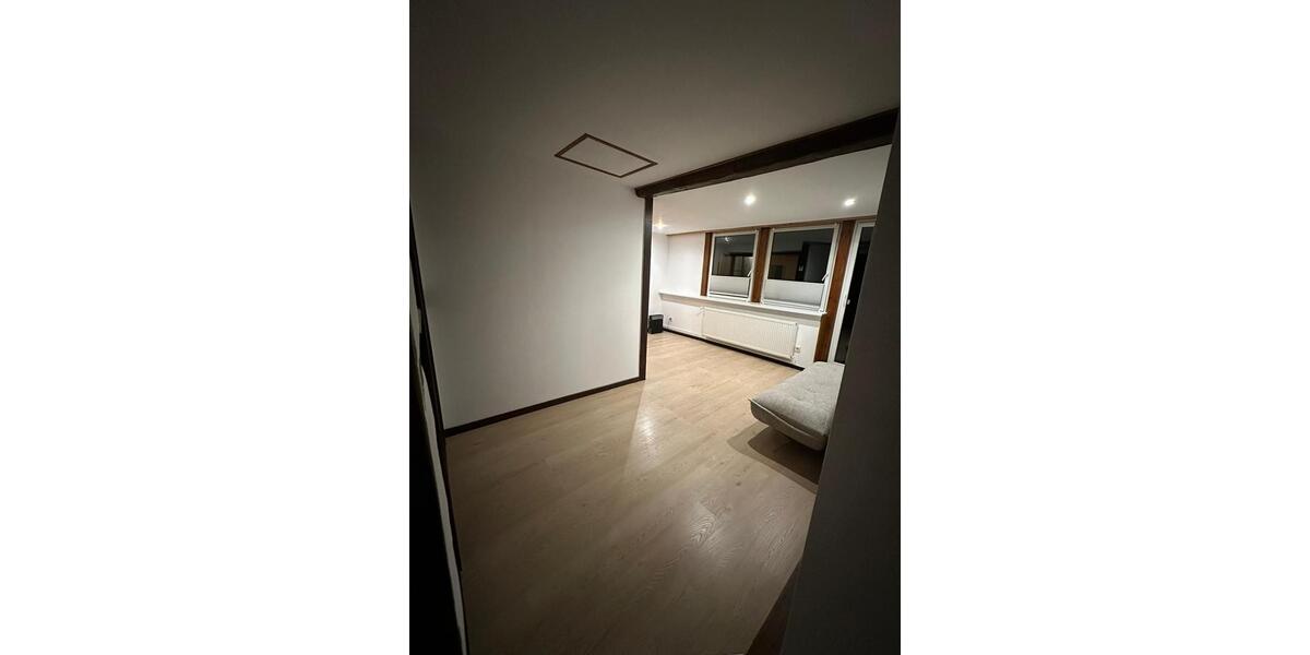 Dachgeschoßwohnung Wolfsburg - 3 Zimmer, 60 m&sup2;, 448&euro; | Angebot:26556542