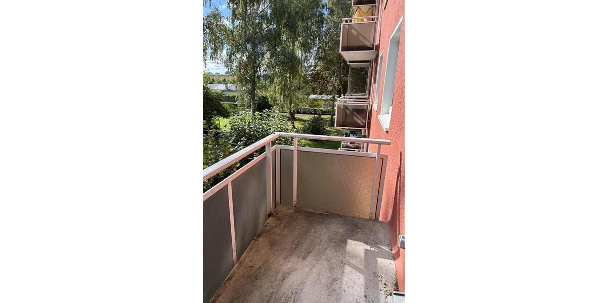 Mit Balkon und Dusche! 3 zimmer