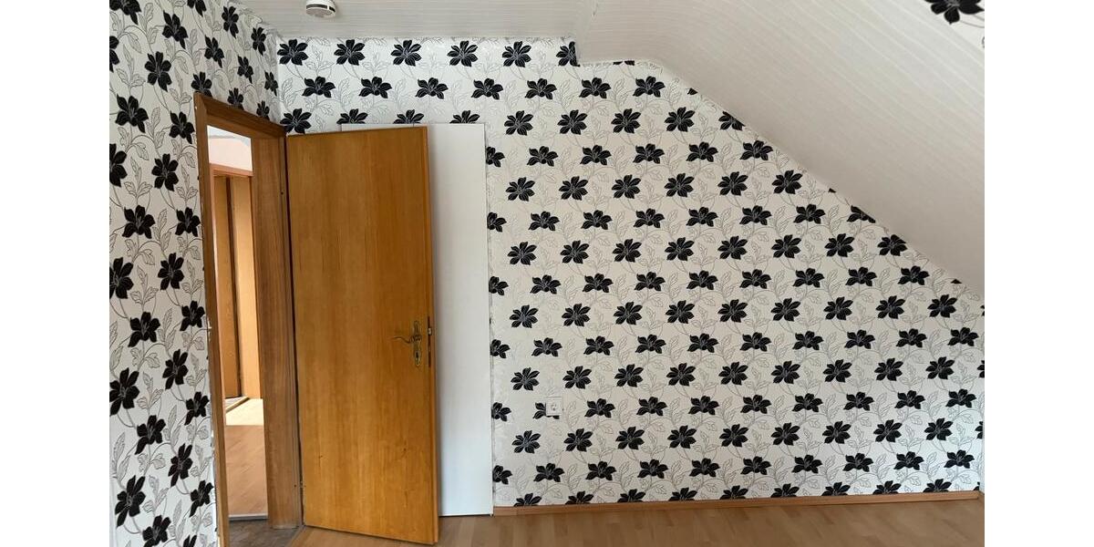 Dachgeschoßwohnung Nalbach - 2 Zimmer, 60 m&sup2;, 800&euro; | Angebot:26169570
