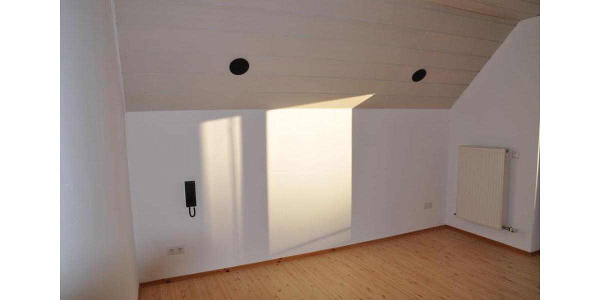 Dachgeschoßwohnung Stegaurach - 2 Zimmer, 64 m&sup2;, 630&euro; | Angebot:24893492