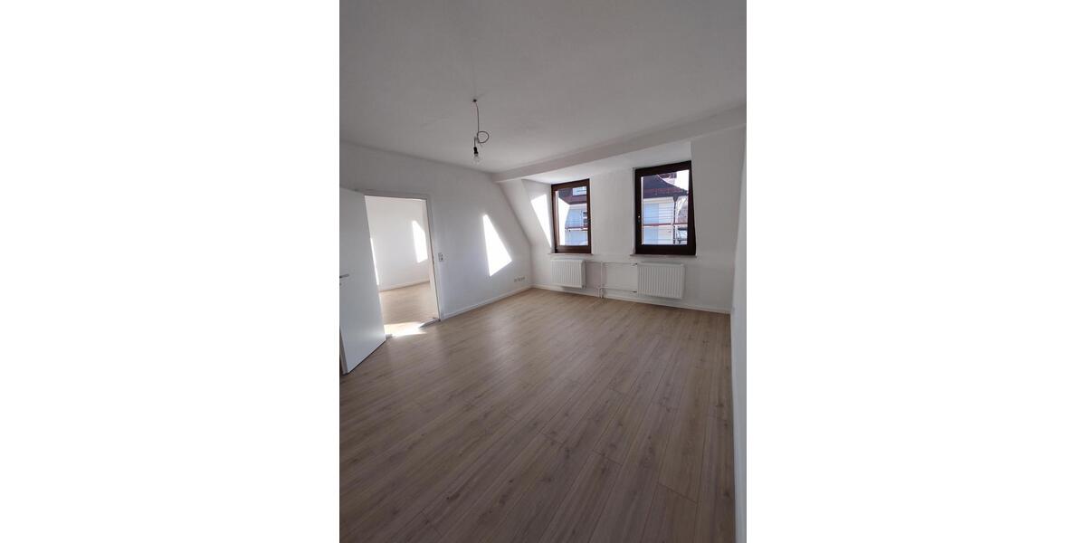 Etagenwohnung Ansbach - 5 Zimmer, 114 m&sup2;, 1.000&euro; | Angebot:26033210