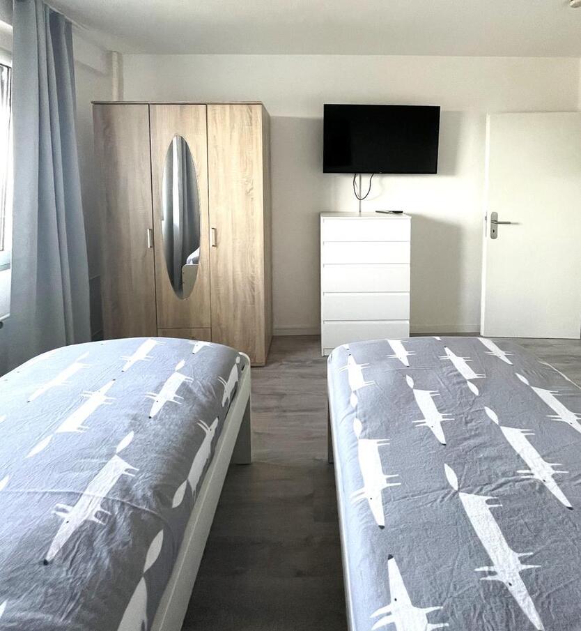 Große 2-Zimmer-MonteurWohnung in Duisburg. MAX 6 Personen