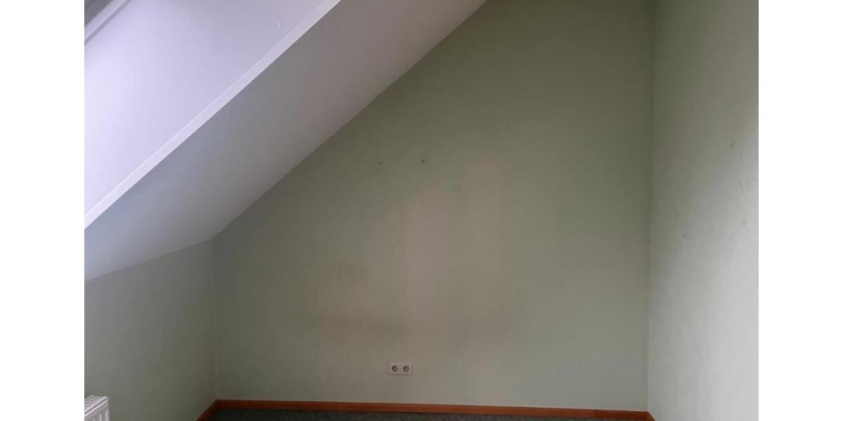 Dachgeschoßwohnung Struxdorf - 3 Zimmer, 74 m&sup2;, 820&euro; | Angebot:26050951