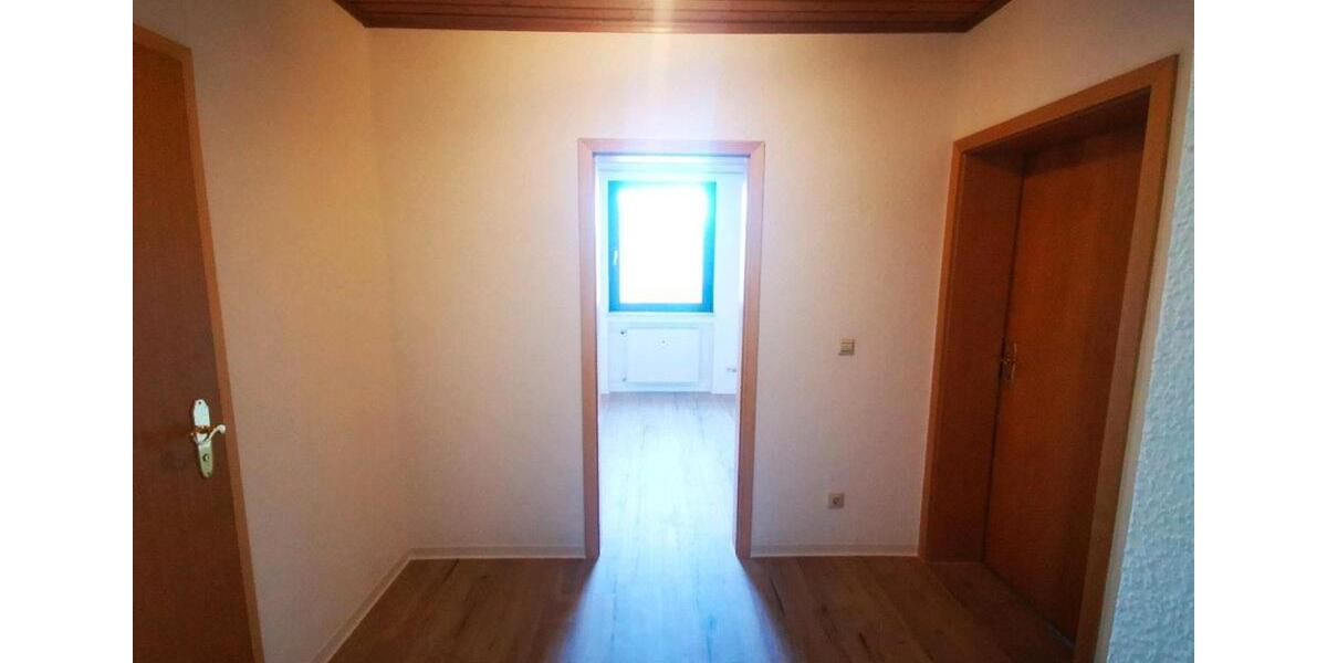 Erdgeschoßwohnung Bad Herrenalb - 3.5 Zimmer, 123 m&sup2;, 950&euro; | Angebot:25887946