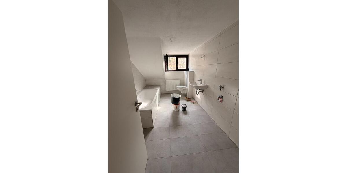 Dachgeschoßwohnung Neustadt an der Waldnaab - 3 Zimmer, 77 m&sup2;, 885&euro; | Angebot:25942921