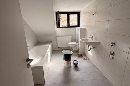 Wohnung Neustadt an der Waldnaab - 3 Zimmer, 77 m&sup2;, 885&euro; | Angebot:25942921