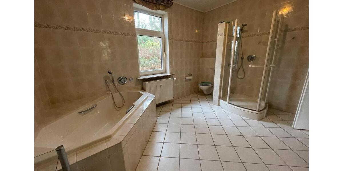 Etagenwohnung Coppenbrügge - 3 Zimmer, 135 m&sup2;, 1.600&euro; | Angebot:23781121