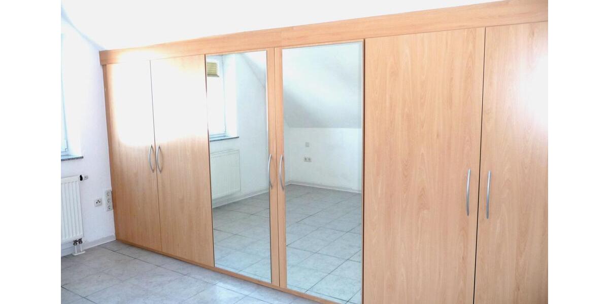 Dachgeschoßwohnung Niederaula - 2.5 Zimmer, 75 m&sup2;, 568&euro; | Angebot:26150179
