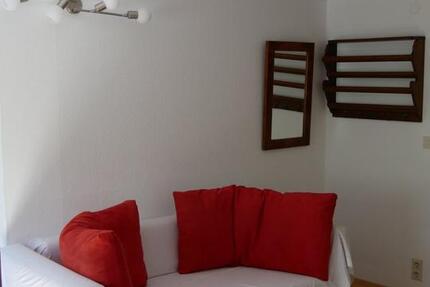 UG Souterrain Wohnung 33qm mit Lichtschacht monatsweise Teilküche 3 zimmer