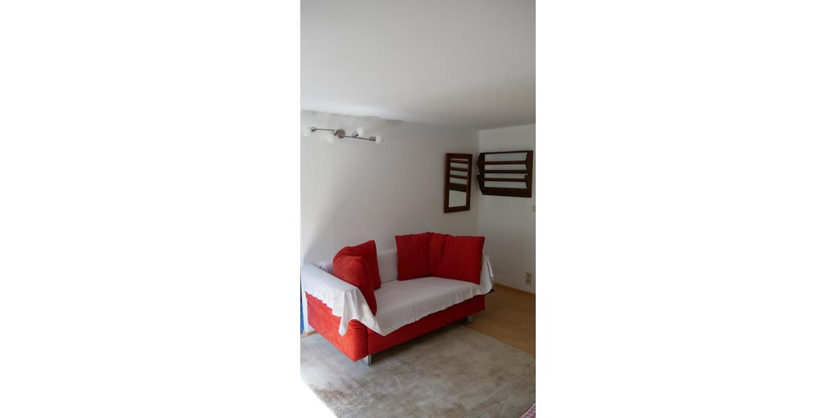 UG Souterrain Wohnung 33qm mit Lichtschacht monatsweise Teilküche 3 zimmer