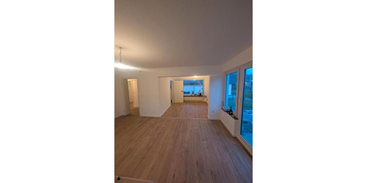 Renovierte 3 ZKB EG Wohnung 3 zimmer