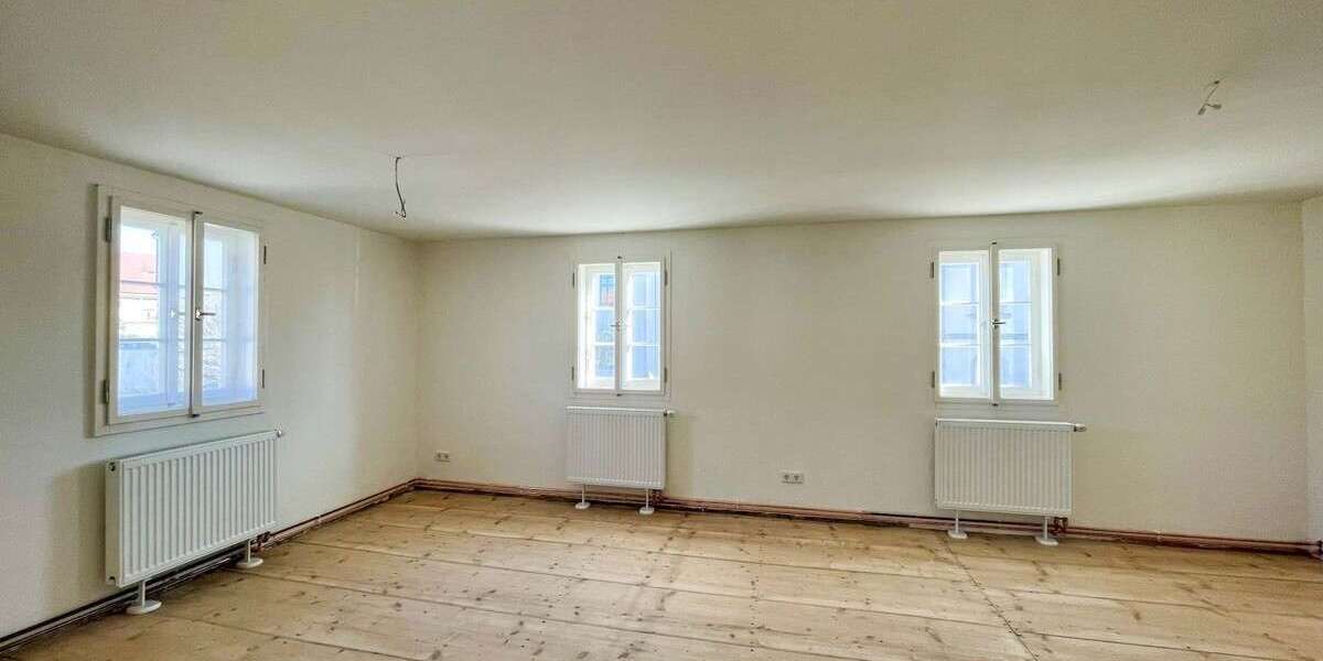 Etagenwohnung Dippoldiswalde - 3 Zimmer, 92 m&sup2;, 915&euro; | Angebot:26658677