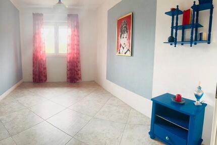 Ruhiges WG Zimmer mit Bad und Garten 1 zimmer