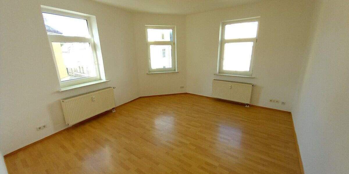 Etagenwohnung Werdau - 3 Zimmer, 66 m&sup2;, 330&euro; | Angebot:26228774