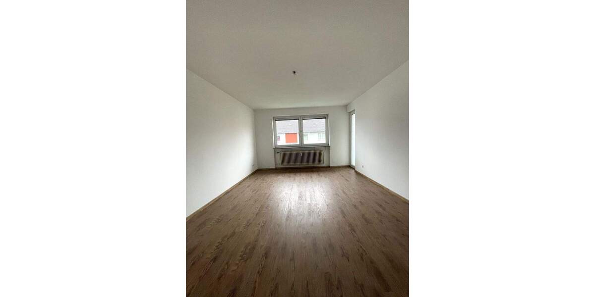 Etagenwohnung Eisenberg - 3 Zimmer, 74 m&sup2;, 690&euro; | Angebot:24909589