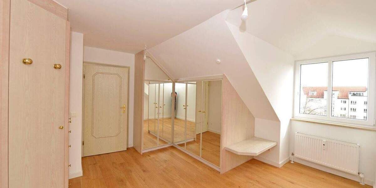 Etagenwohnung München Bogenhausen - 4 Zimmer, 115 m&sup2;, 2.490&euro; | Angebot:25698222