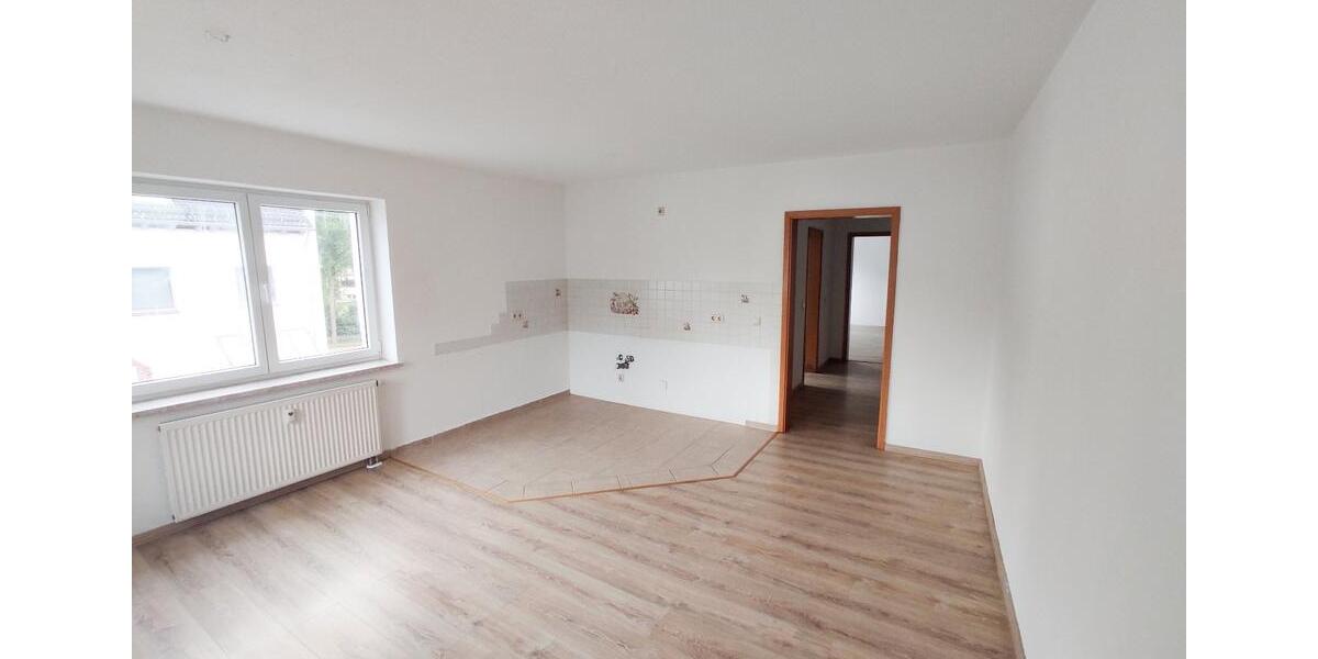 Etagenwohnung Hohenstein-Ernstthal Ernstthal - 2 Zimmer, 52 m&sup2;, 280&euro; | Angebot:26226448