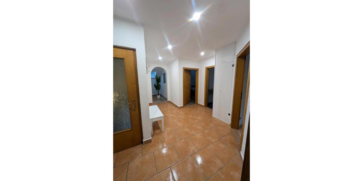 Etagenwohnung Siegen - 4.5 Zimmer, 105 m&sup2;, 100&euro; | Angebot:25258830