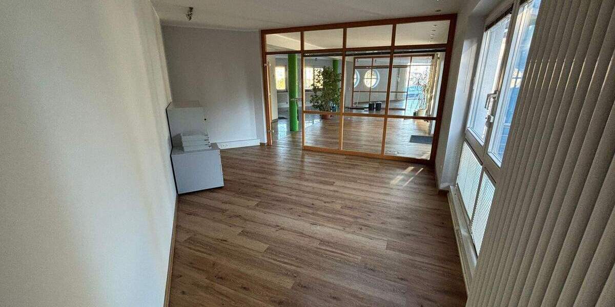 Gewerbeobjekt Aachen Brand - 6 Zimmer, 162 m&sup2;, 1.950&euro; | Angebot:25245190