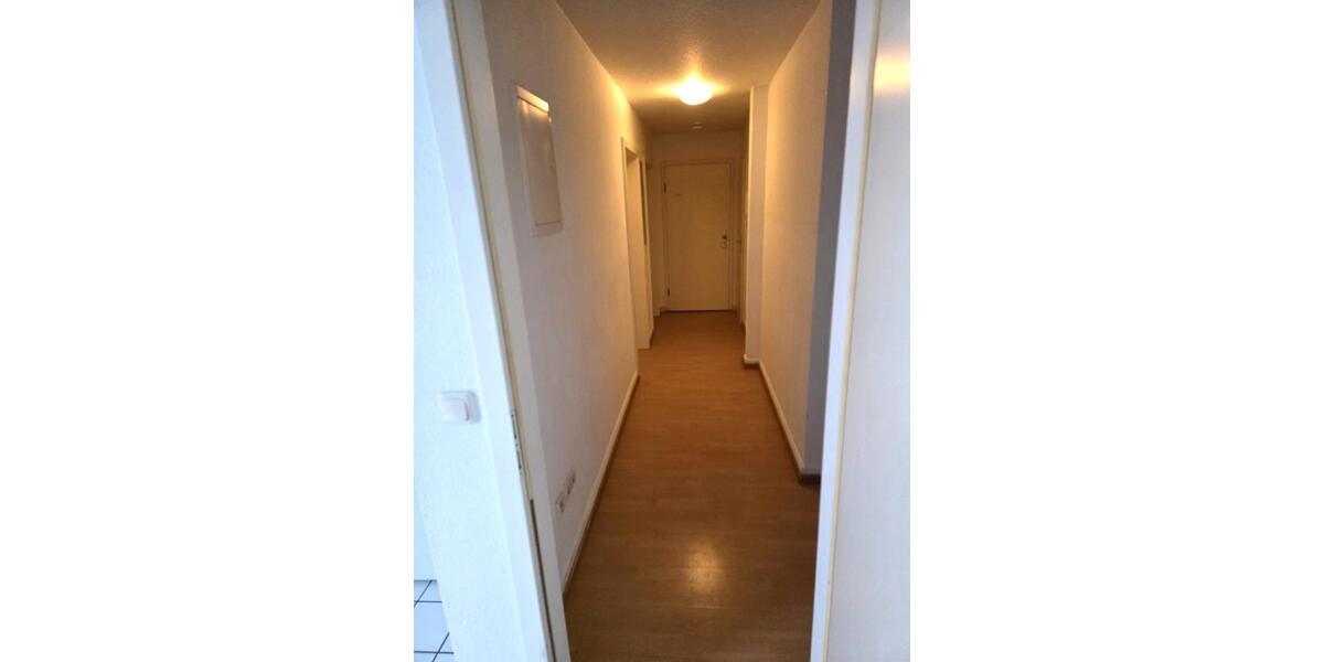 Dachgeschoßwohnung Schwerin - 3 Zimmer, 67 m&sup2;, 668&euro; | Angebot:26131823