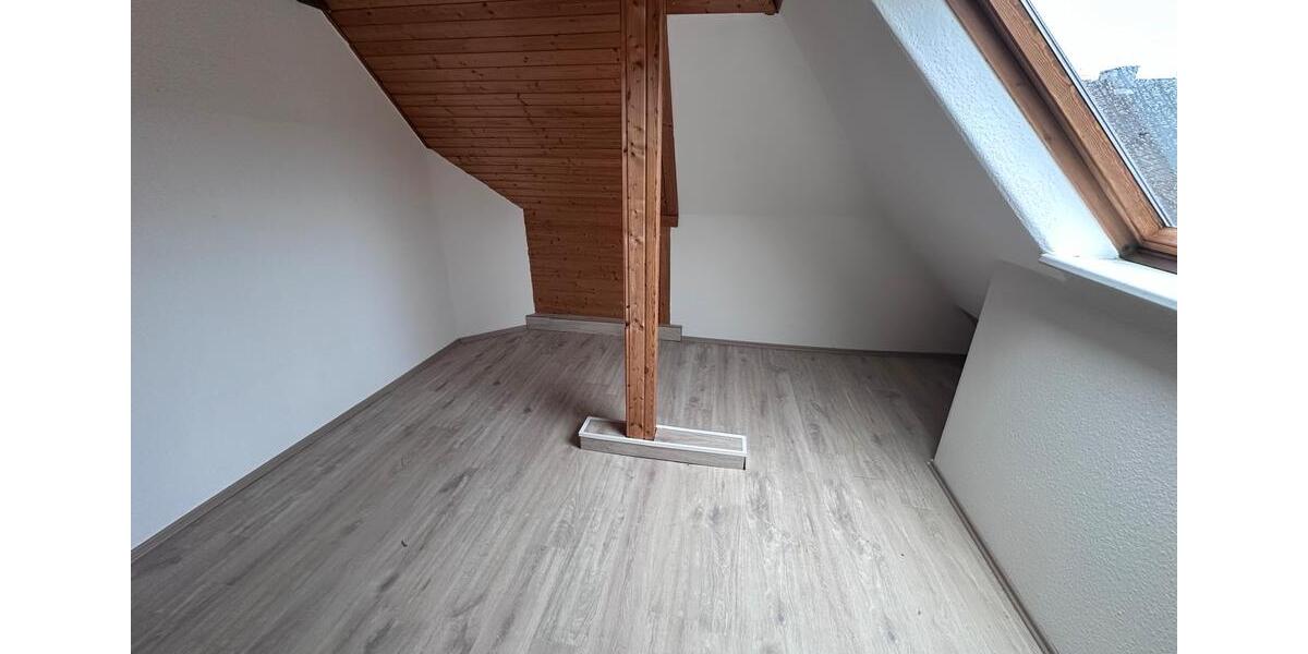 Dachgeschoßwohnung Siegen - 2 Zimmer, 50 m&sup2;, 450&euro; | Angebot:24705675