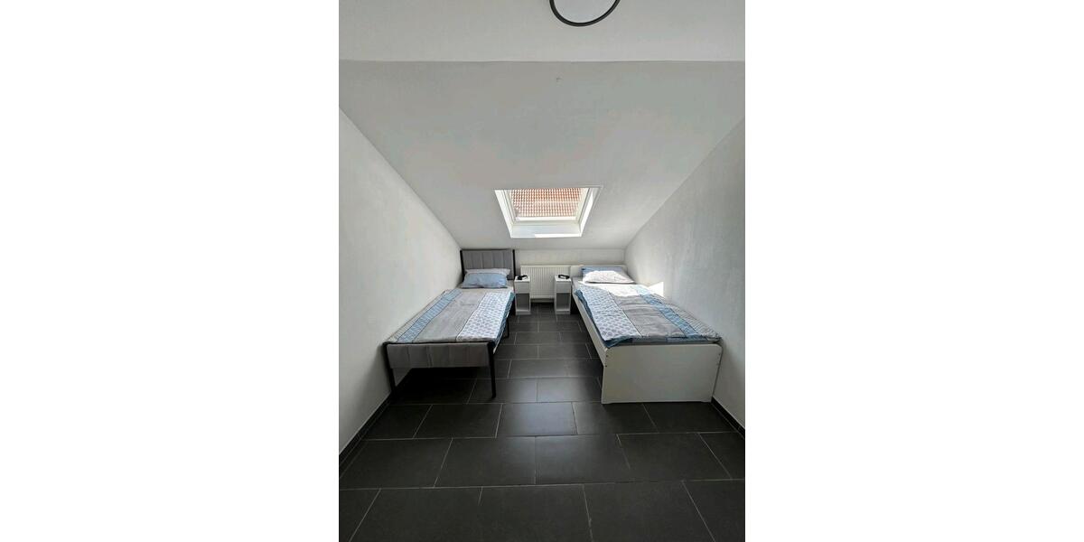 Dachgeschoßwohnung Germersheim - 5 Zimmer, 100 m&sup2;, 15&euro; | Angebot:26042576