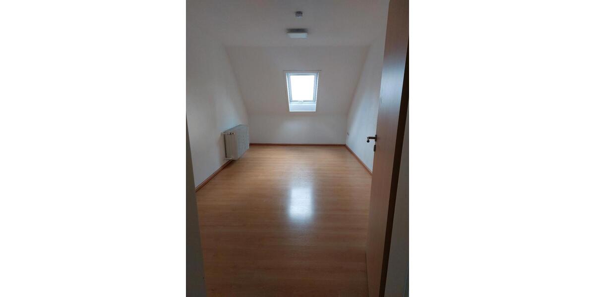 Etagenwohnung Niederstotzingen - 3 Zimmer, 81 m&sup2;, 950&euro; | Angebot:26681923