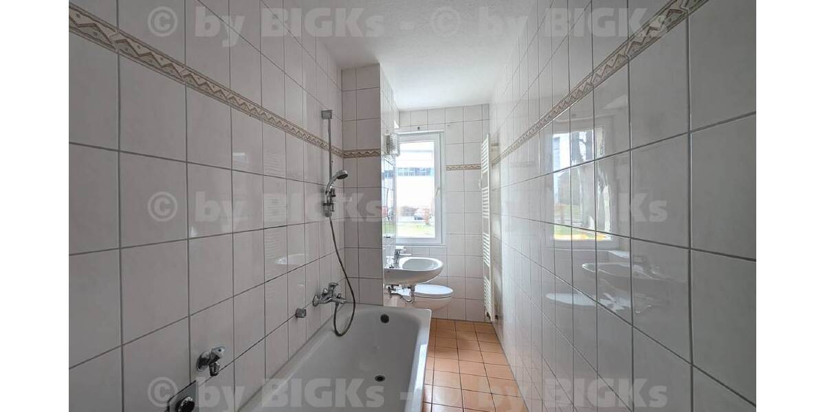 BIGKs - Suhl Aue 1: 3 Raum Wohnung Suhl,sep.Küche,Wannenbad (-;) - 3- Suhl Suhl Aue 1 | Angebot:26418688