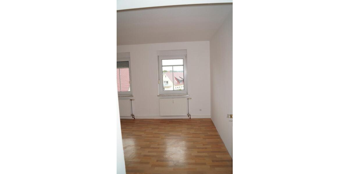 Etagenwohnung Frohburg - 3 Zimmer, 81 m&sup2;, 390&euro; | Angebot:23726598
