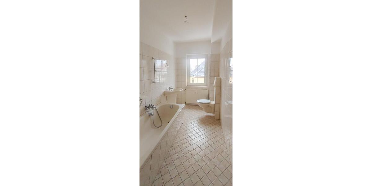 Maisonettenwohnung Apolda - 4 Zimmer, 107 m&sup2;, 749&euro; | Angebot:24940000