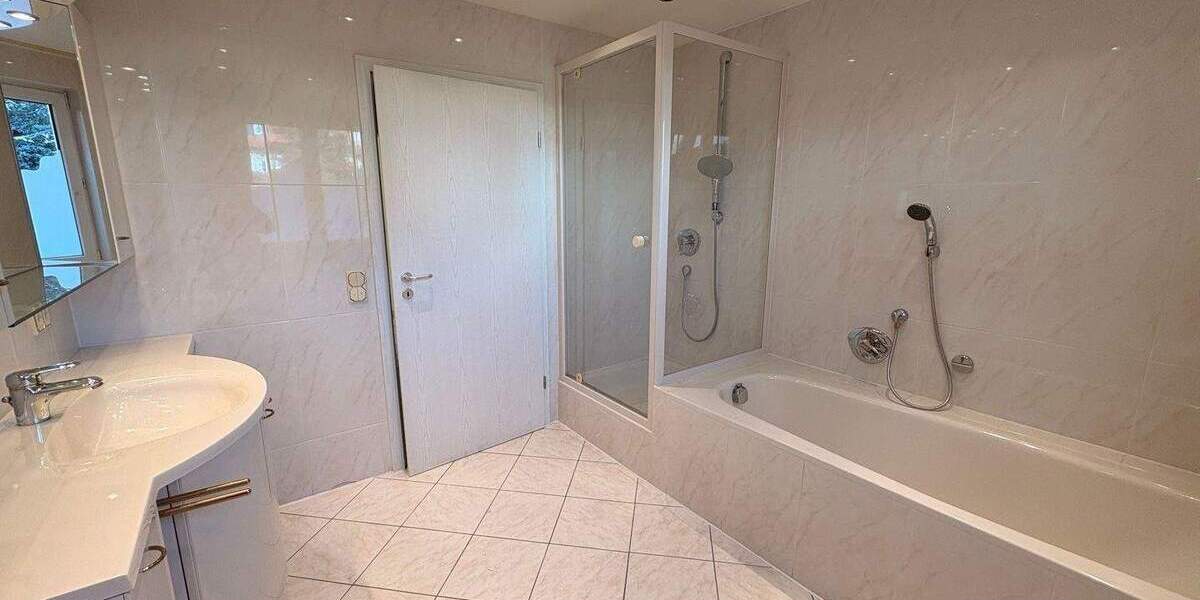 Etagenwohnung Nürnberg Gaismannshof - 4 Zimmer, 145 m&sup2;, 2.000&euro; | Angebot:25999687