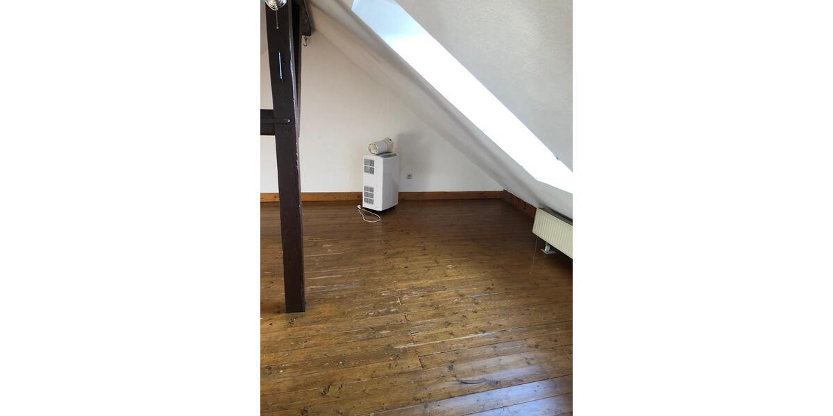 Dachgeschoßwohnung Saarbrücken - 3 Zimmer, 65 m&sup2;, 580&euro; | Angebot:26362184