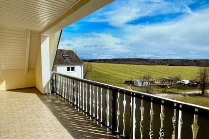 Renovierte 4 ZBK DG Wohnung