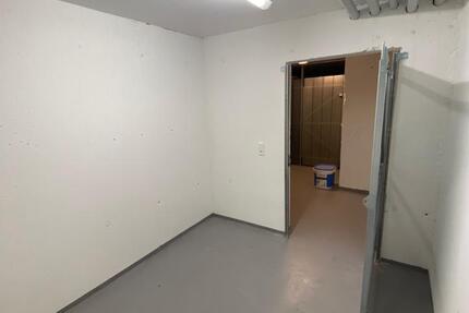 Belüfteter Kellerraum in Neubau zu Vermieten, 8,5qm