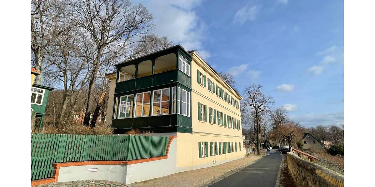 Etagenwohnung Radebeul Oberlößnitz - 3 Zimmer, 151 m&sup2;, 1.850&euro; | Angebot:22340032