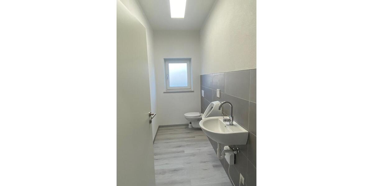 Gewerbeobjekt Hollfeld - 2.800&euro; | Angebot:24735349