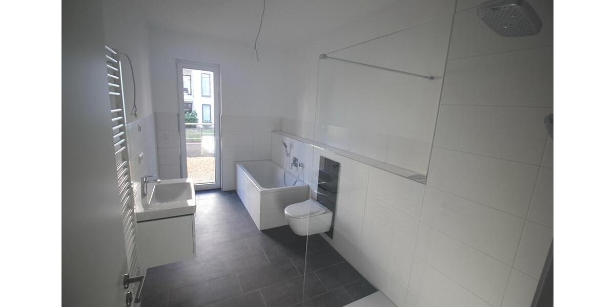 Erdgeschoßwohnung Schwerin Altstadt - 3 Zimmer, 110 m&sup2;, 1.650&euro; | Angebot:24495567