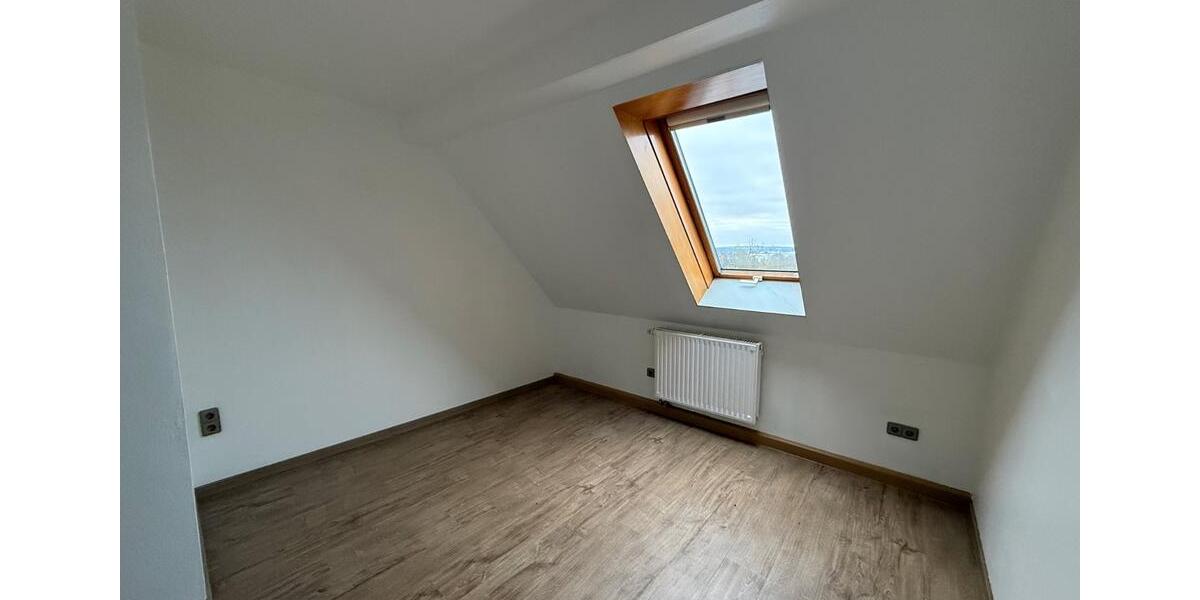 Dachgeschoßwohnung Hahnbach - 3 Zimmer, 48 m&sup2;, 385&euro; | Angebot:25306418