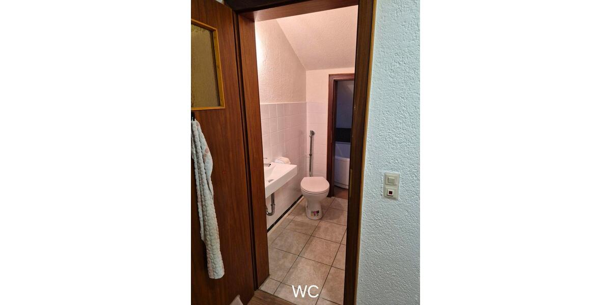 Dachgeschoßwohnung Kirchhain - 3 Zimmer, 80 m&sup2;, 500&euro; | Angebot:24432223